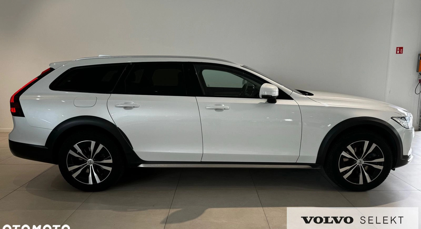 Volvo V90 Cross Country cena 224900 przebieg: 53700, rok produkcji 2022 z Prabuty małe 277